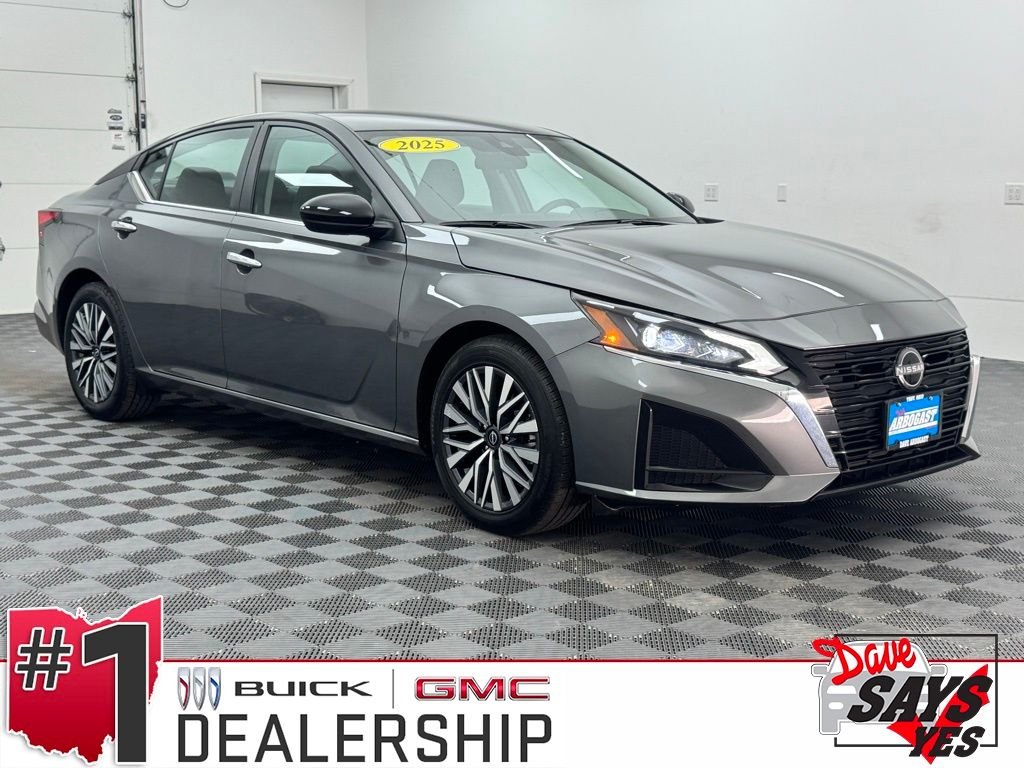 Used 2025 Gun Metallic Nissan 2.5 SV image 1
