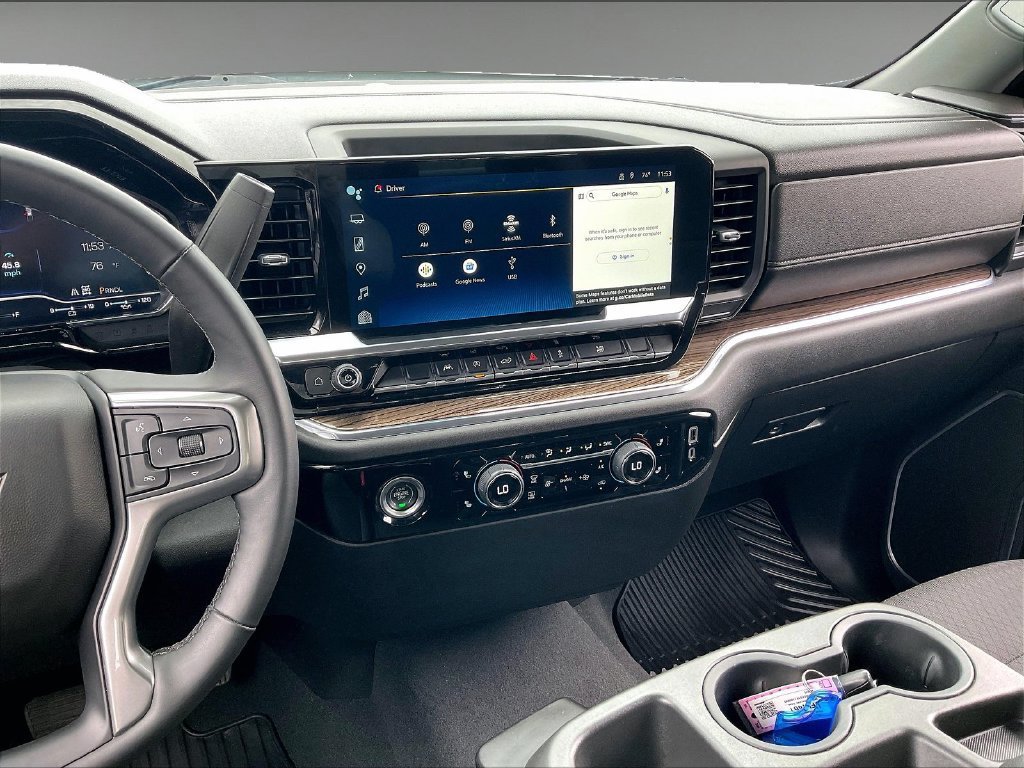 Used 2023 SUMMIT WHITE Chevrolet RST image 17