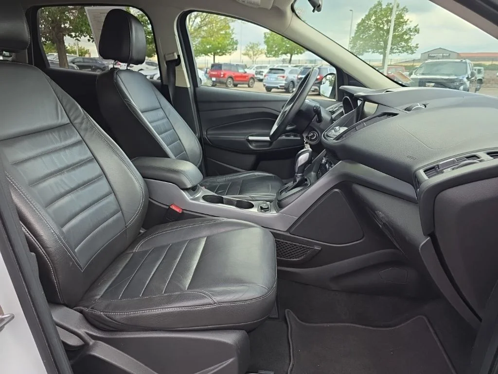 Used 2015 Oxford White Ford SE image 23