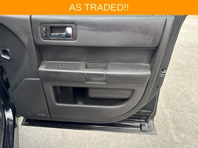 Used 2013 Black Ford SE image 9