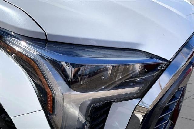 Certified Used 2026 WIND CHILL PEARL Toyota  image 24