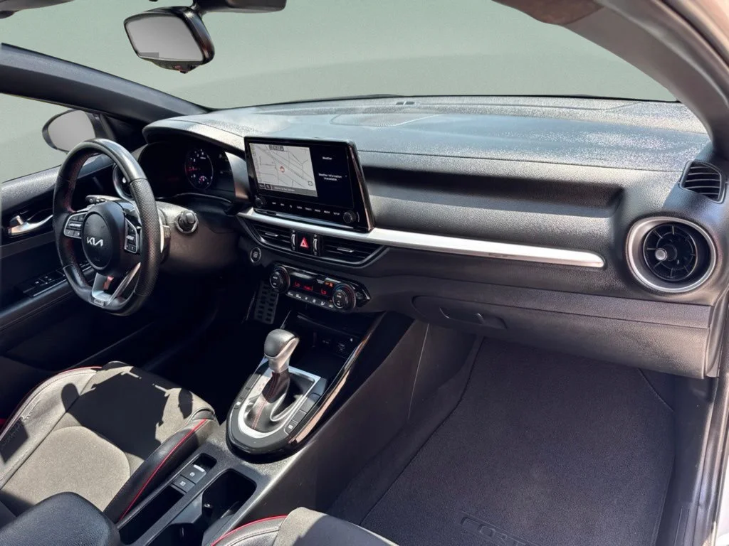 Used 2023 Snow White Pearl Kia GT image 33