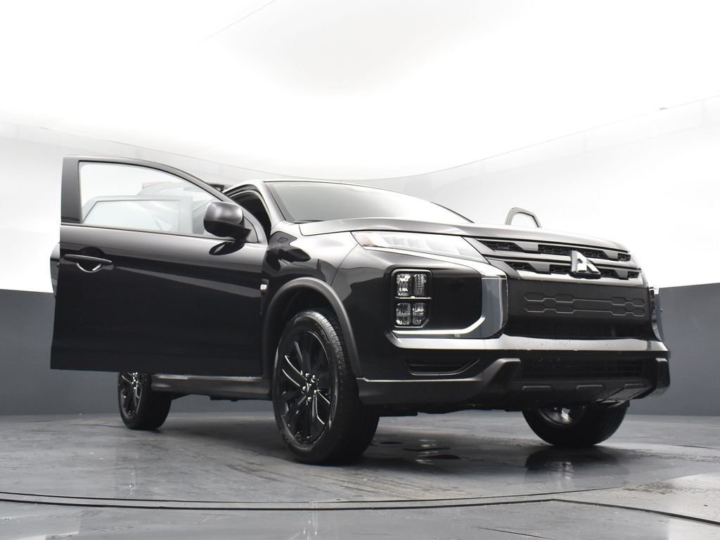 New 2026 Black Mitsubishi 2.0 LE image 28