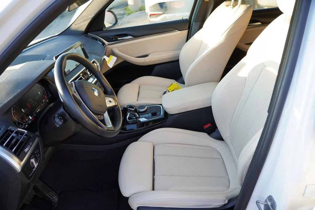 Used 2023 Alpine White BMW xDrive30i image 4