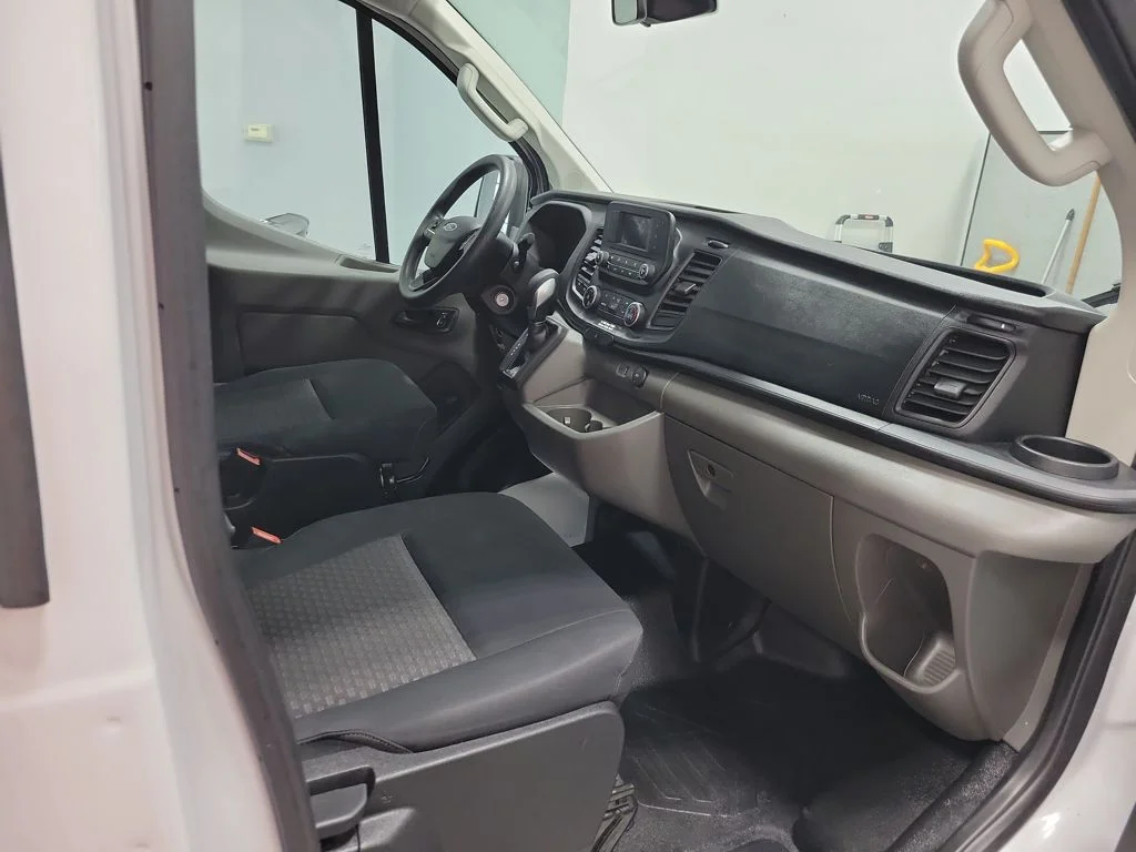Used 2024 Oxford White Ford Base image 19