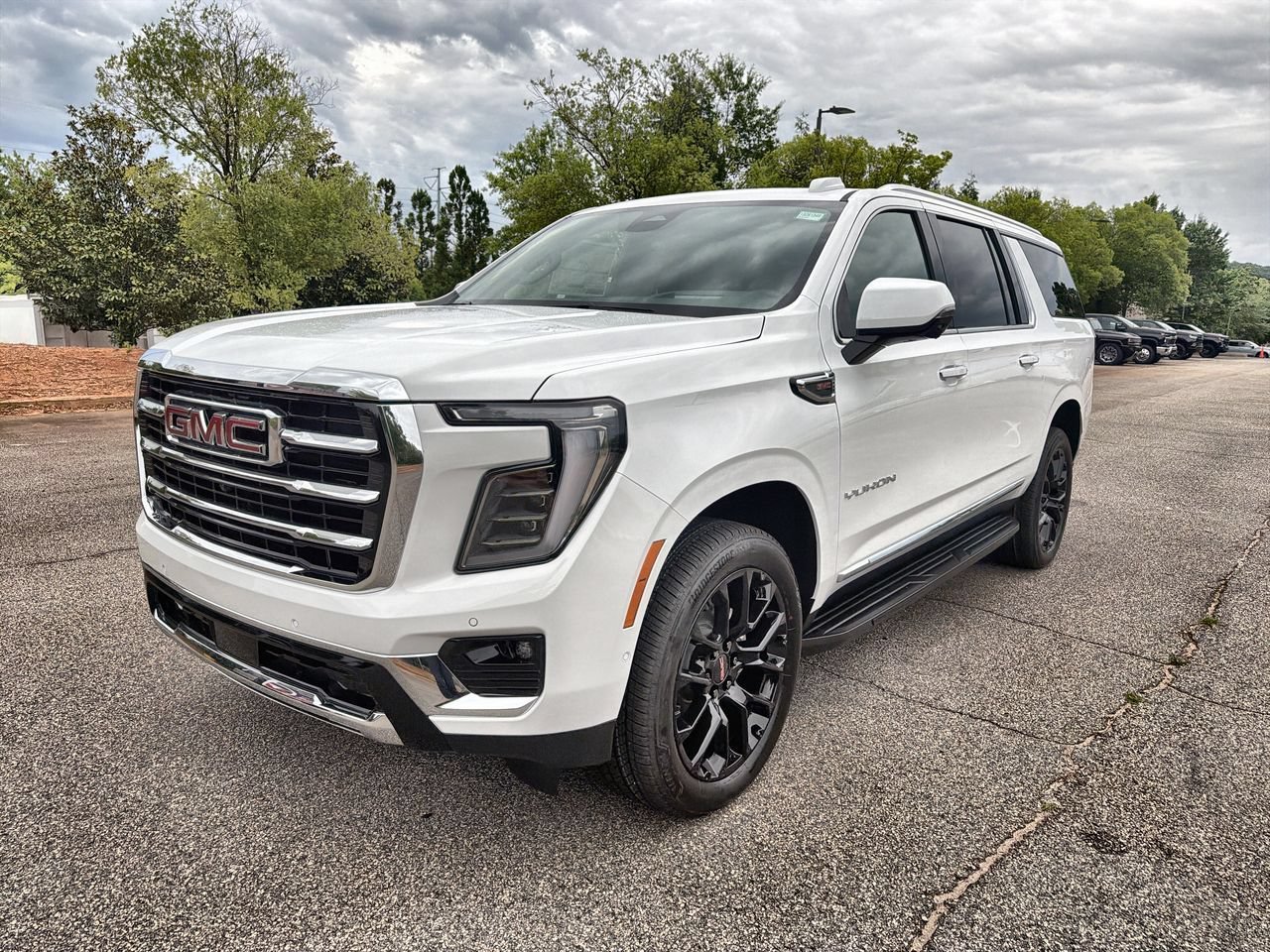 New 2026 Summit White GMC Elevation image 4
