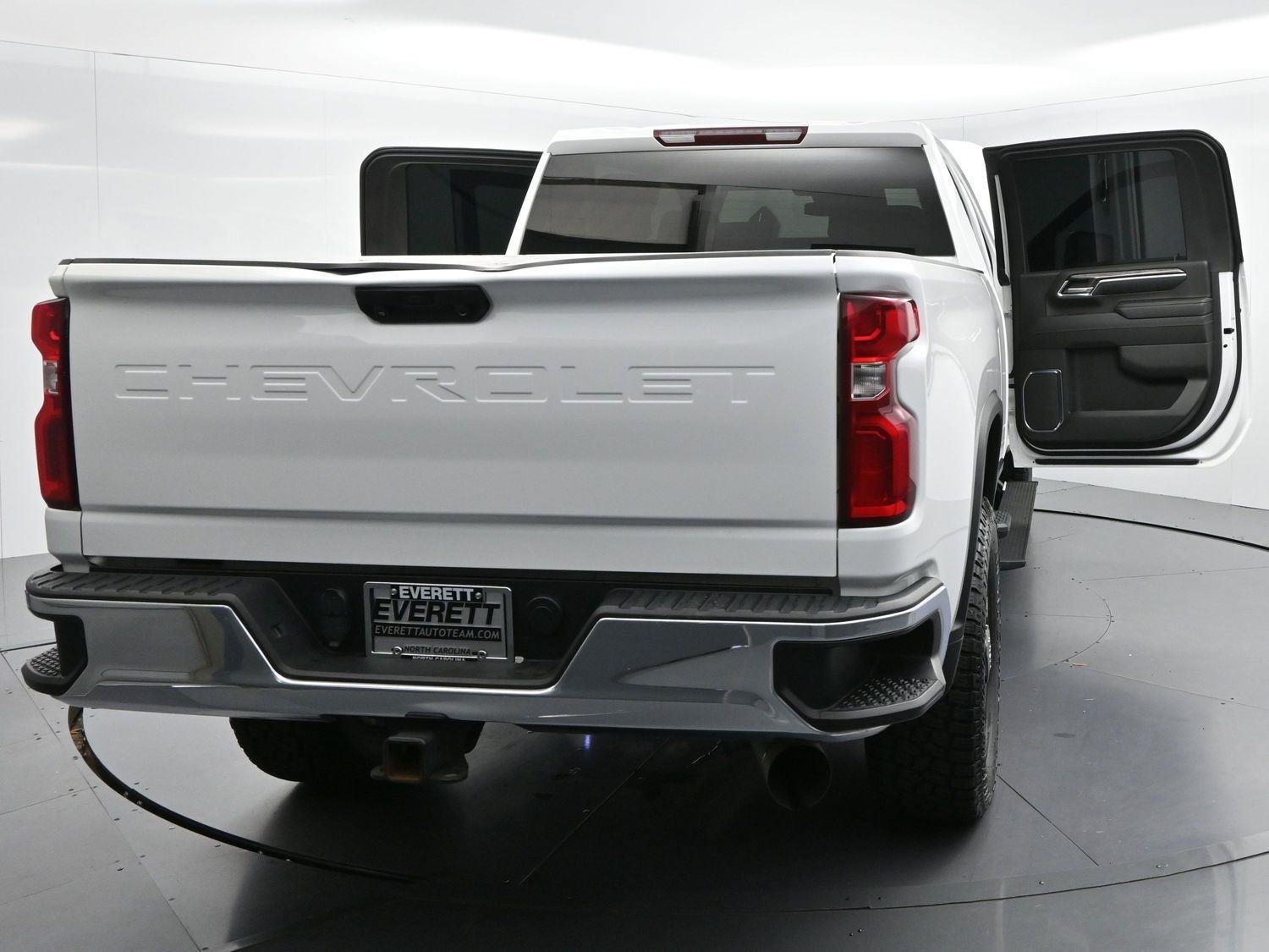 Used 2024 Summit White Chevrolet LTZ image 39