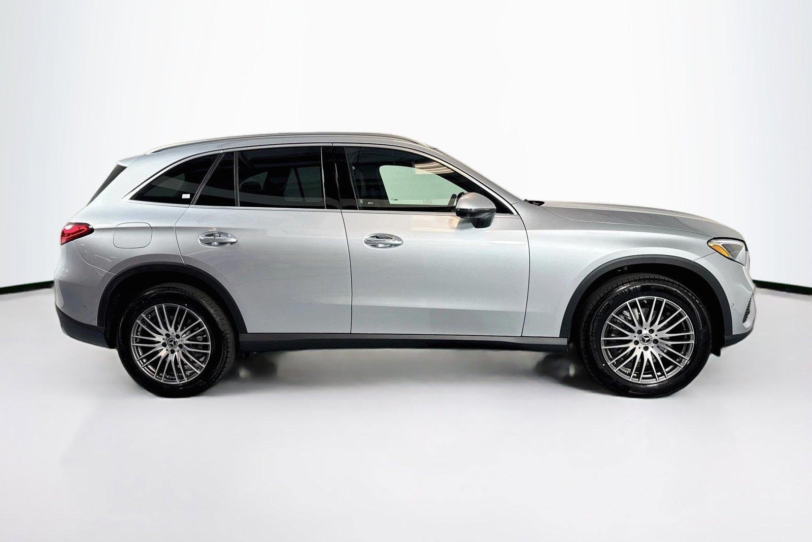 New 2026 Cirrus Silver Metallic Mercedes-Benz GLC 300 image 4