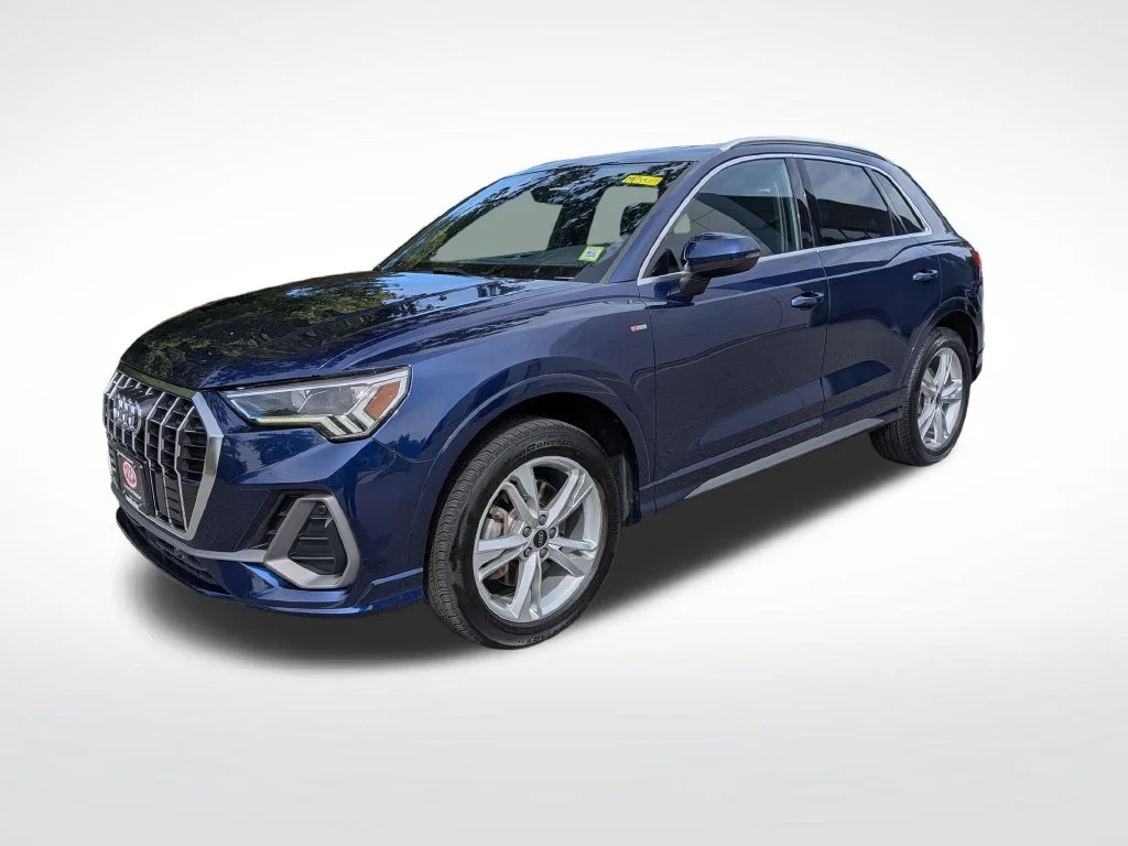 Used 2023  Audi Premium image 7
