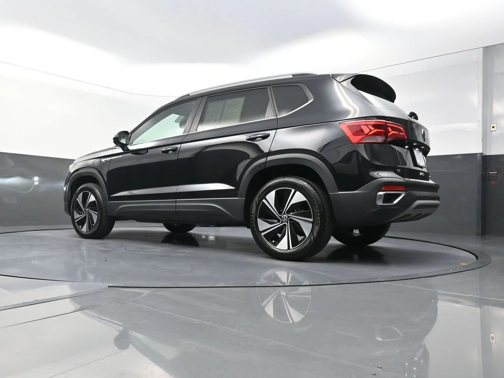 Used 2024 Black Volkswagen 1.5T SE image 25