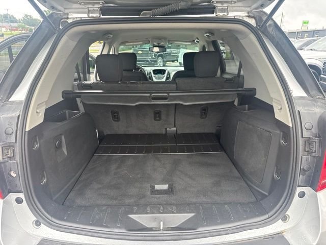 Used 2017 Silver Chevrolet LS image 30