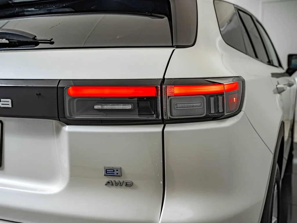 Used 2024 Snowfall Pearl Honda EX image 15
