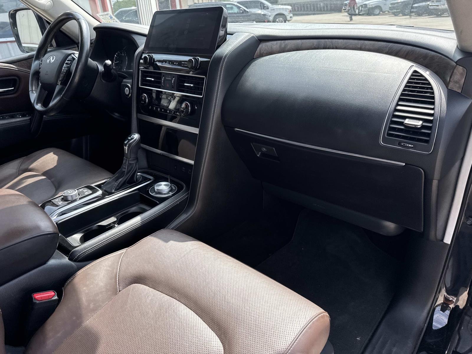 Used 2023 Black Obsidian INFINITI PREMIUM SELECT image 12