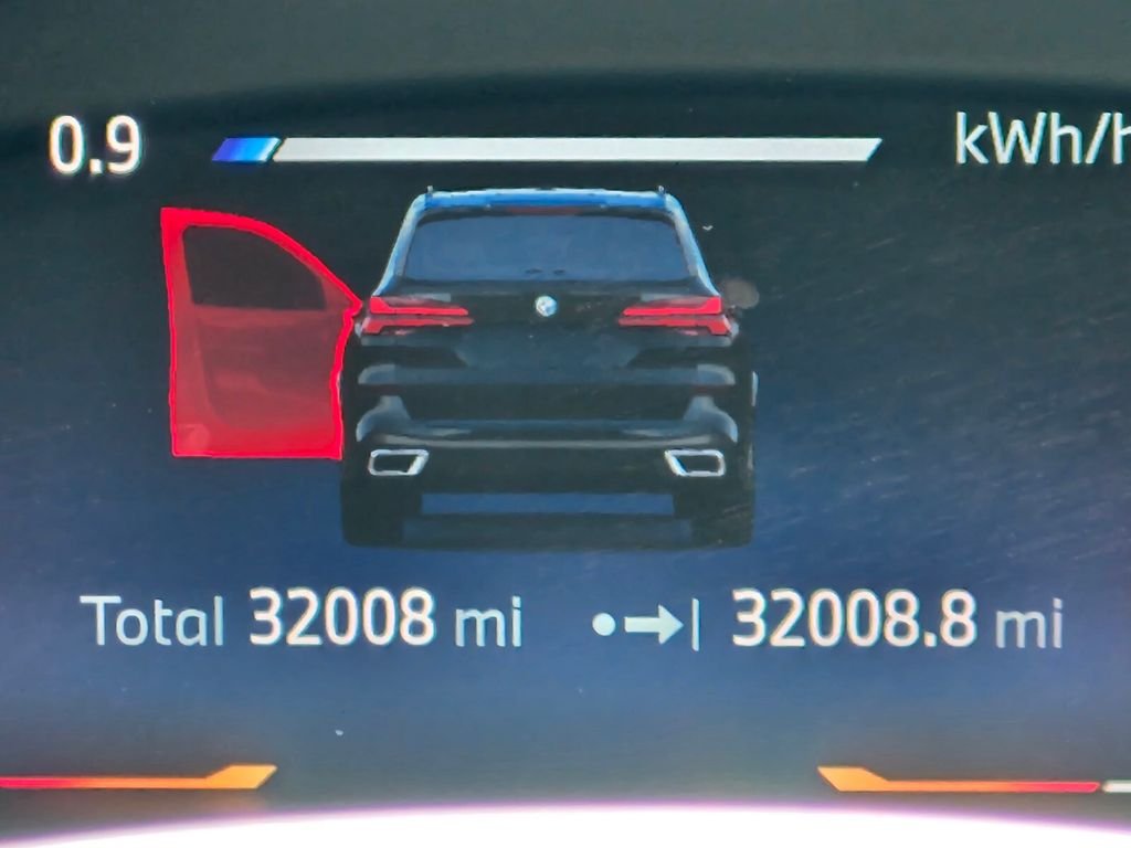 Used 2025 Black BMW xDrive50e image 33