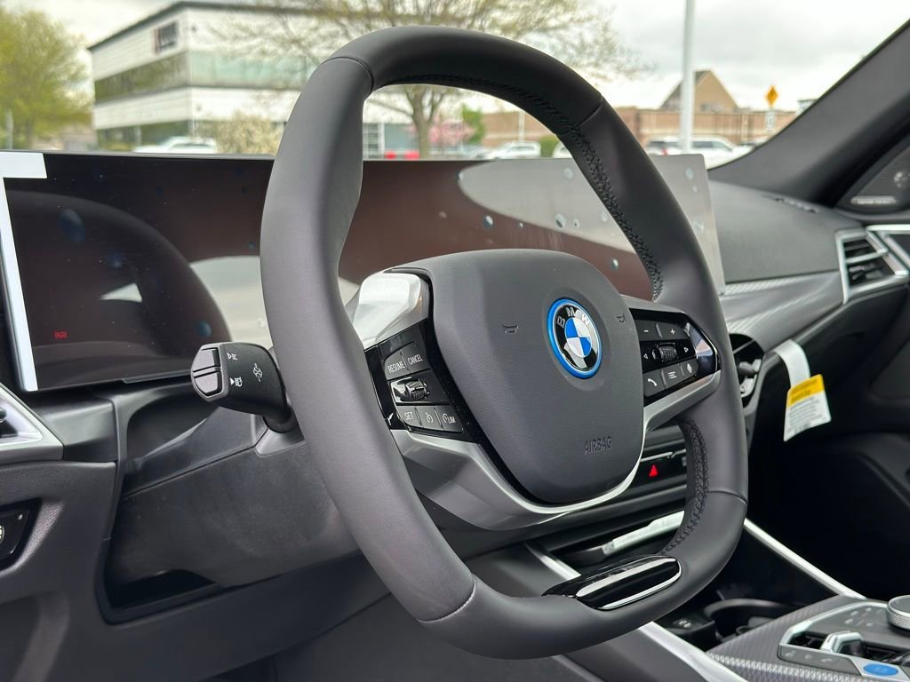 2025 BMW i4 40 - Photo 18