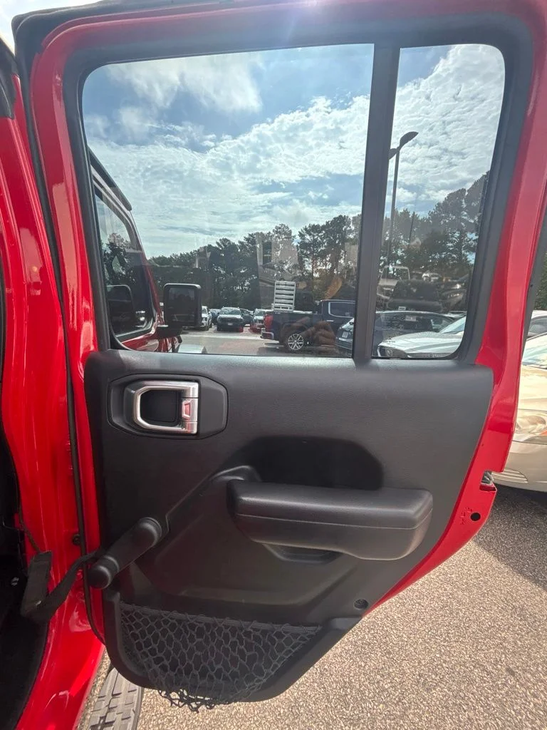 Used 2020 Red Jeep Sport image 20