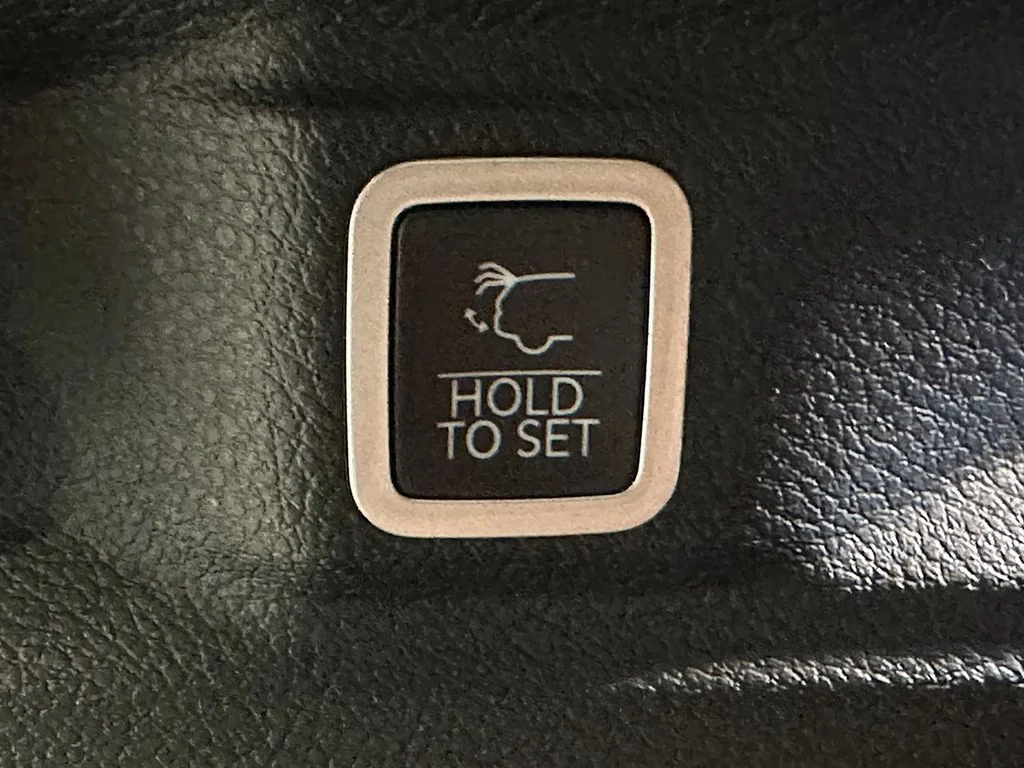 Used 2023 White Jeep Limited image 13