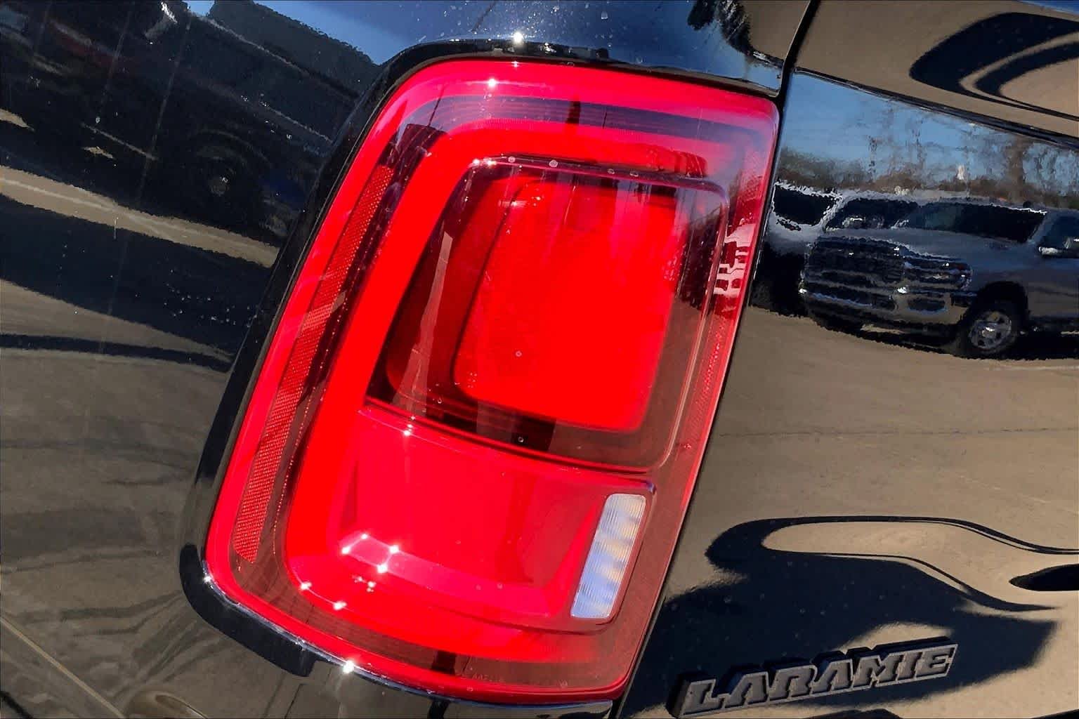 New 2026 Diamond Black Crystal Pearl-Coat Exterior Paint RAM Laramie image 14