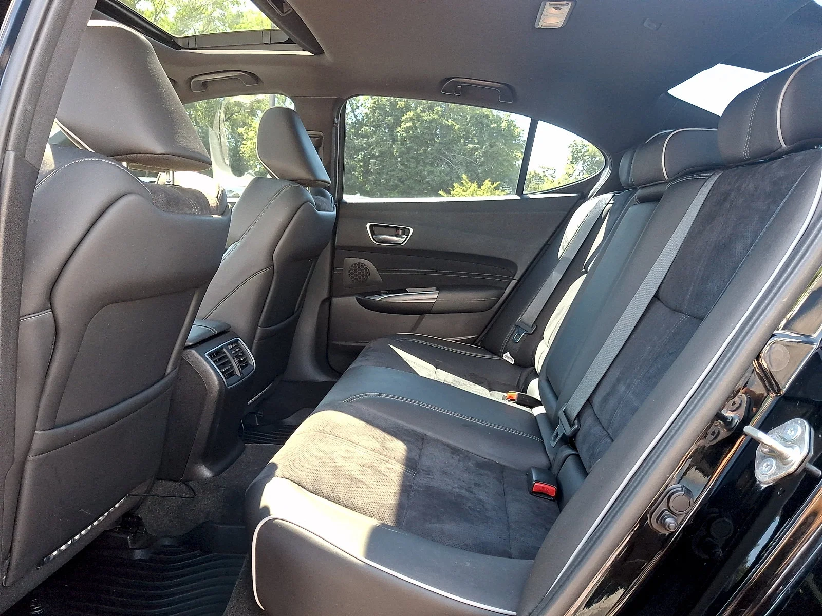Used 2018 Crystal Black Pearl Acura AWD A-SPEC with Technology Package image 43