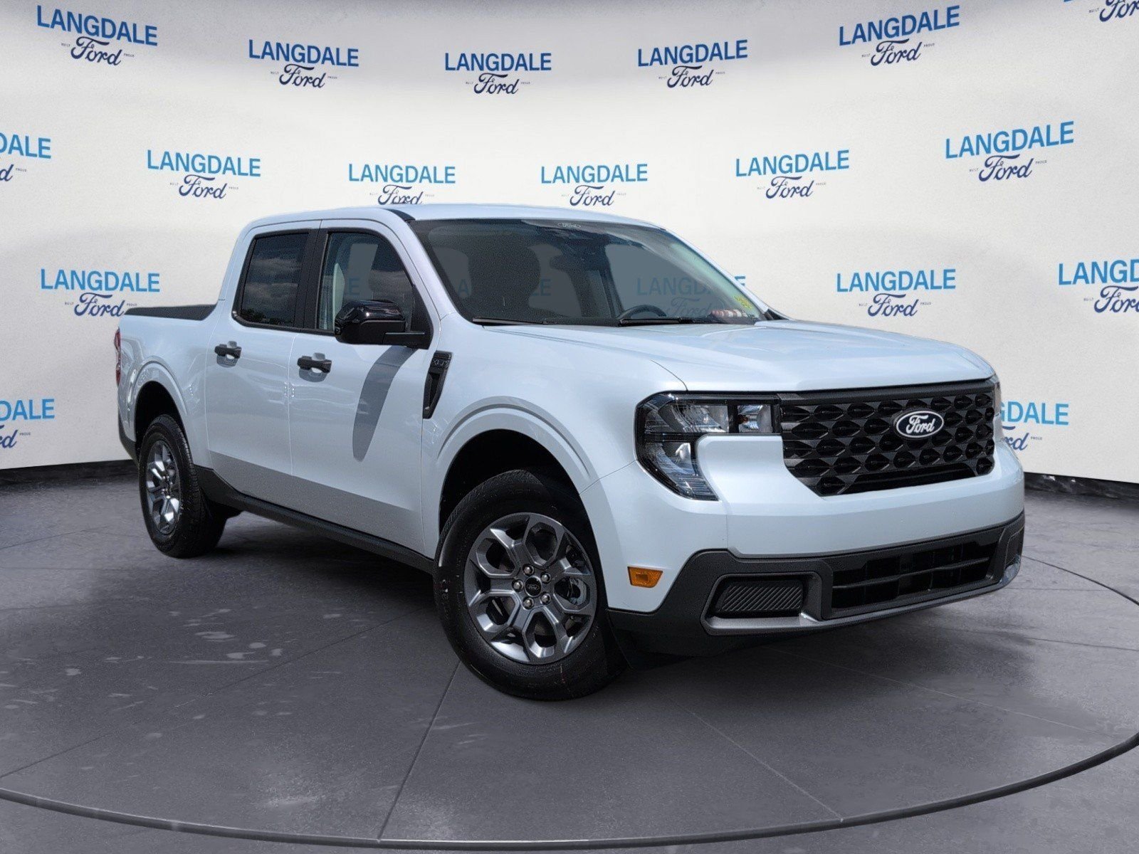 New 2026 Space White Metallic Ford XLT image 2