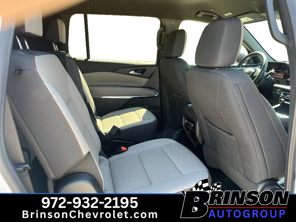 Used 2026 Summit White Chevrolet LT image 5