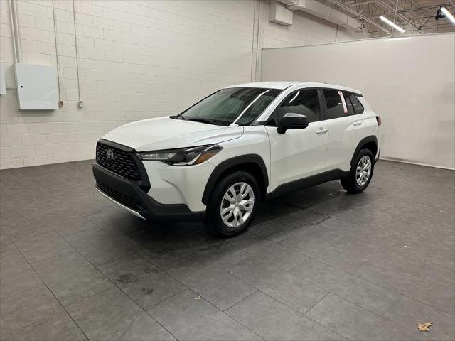 Certified Used 2022 Wind Chill Pearl Toyota L image 2