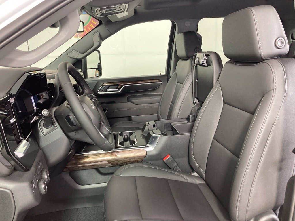 New 2026 Summit White Chevrolet LT image 9