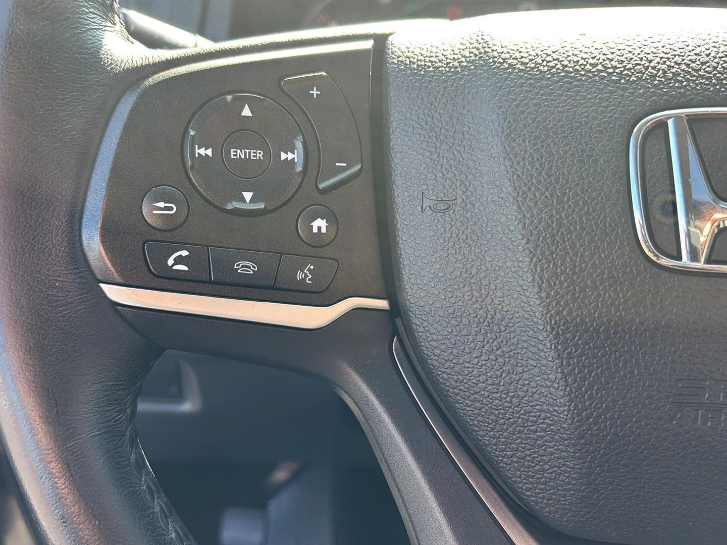 Used 2019 Crystal Black Pearl Honda EX-L image 31