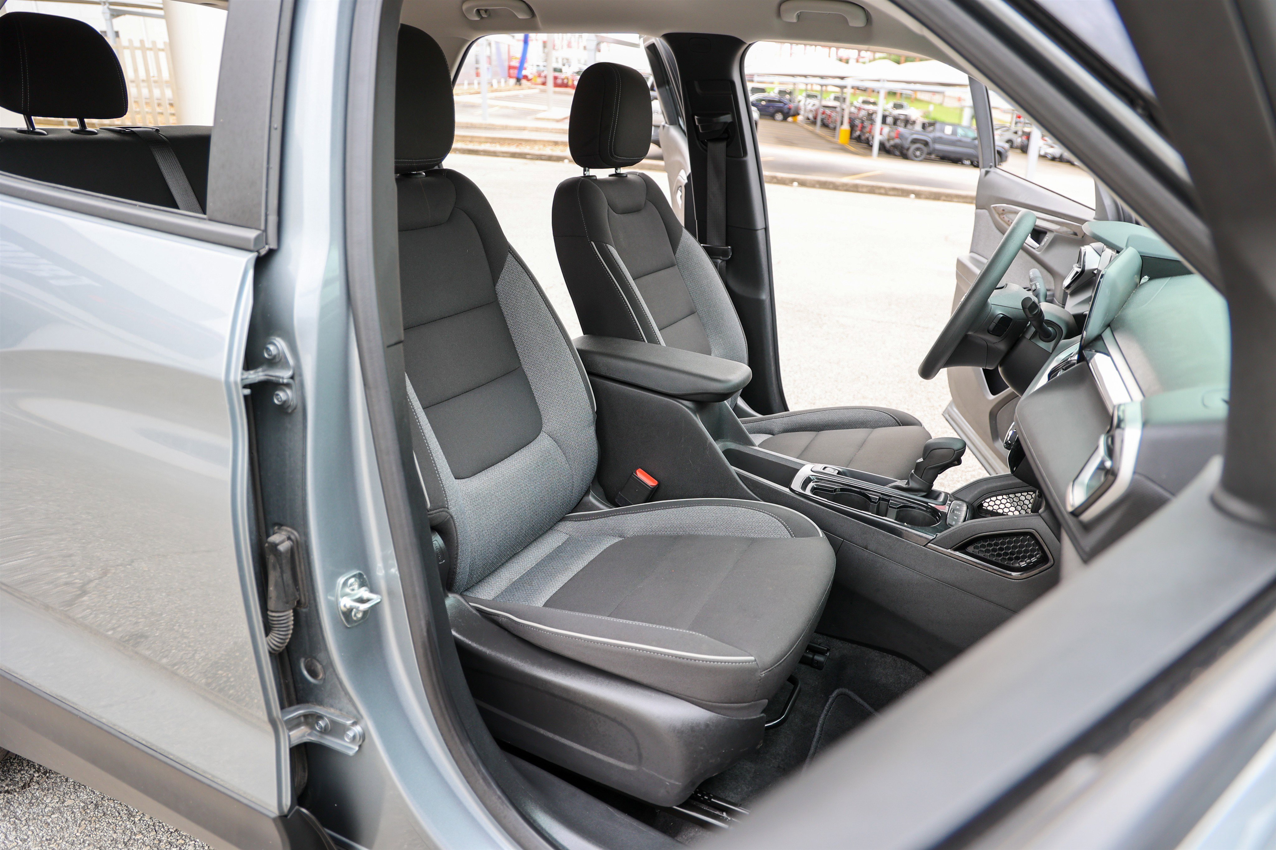 Used 2025 Sterling Gray Metallic Chevrolet LT image 41