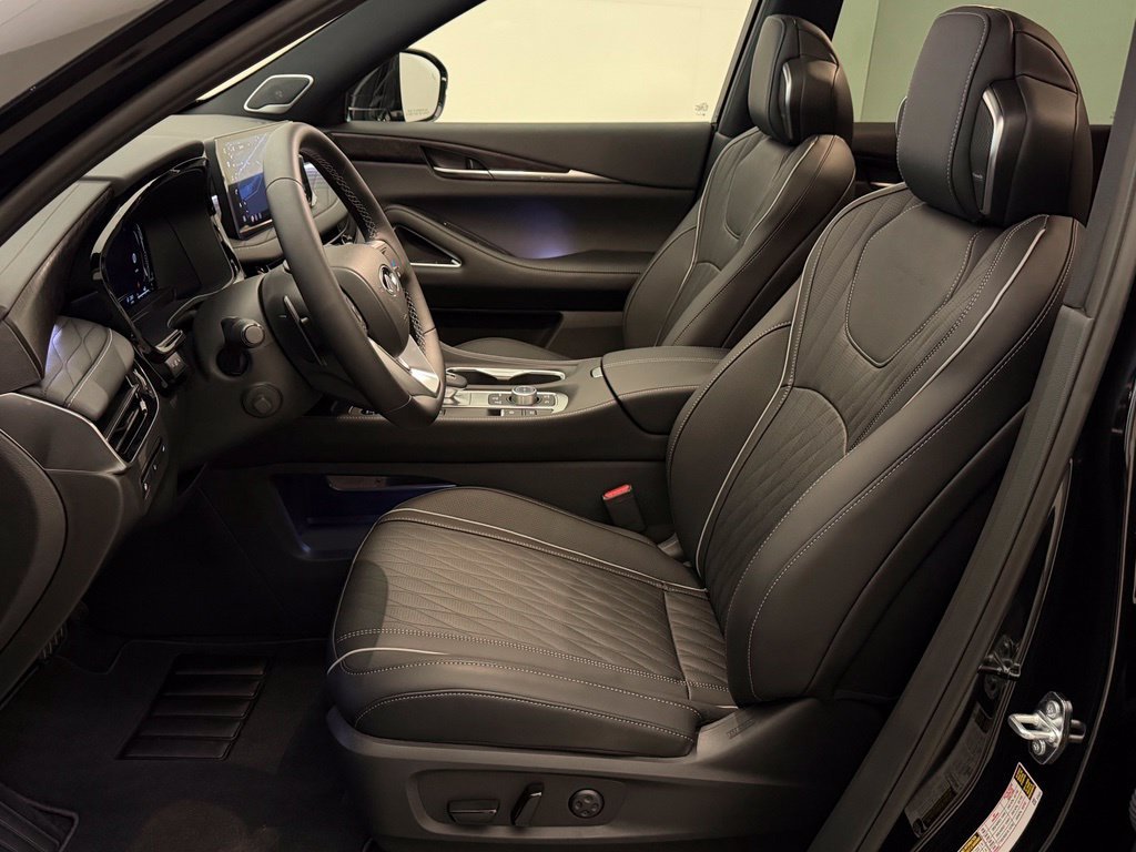 New 2027 MINERAL BLACK INFINITI Autograph AWD image 12