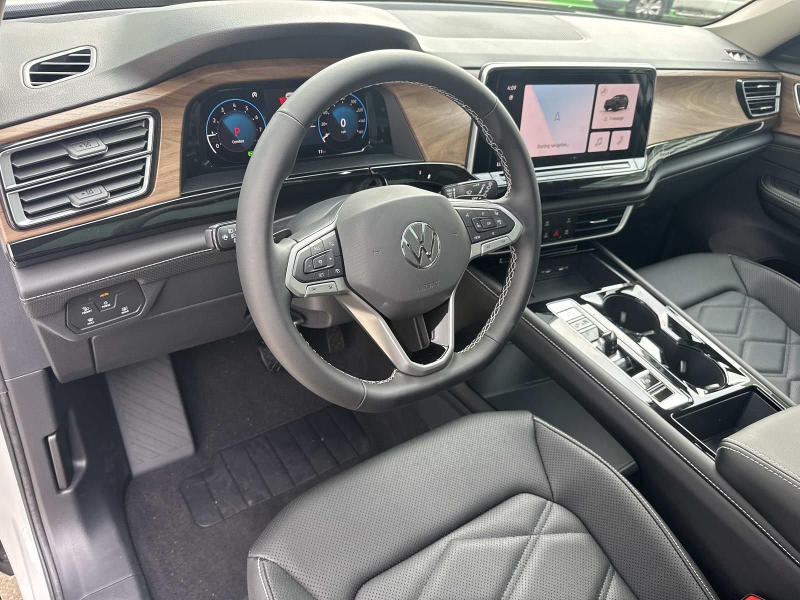New 2026 White Volkswagen 2.0T SE w/Technology image 11