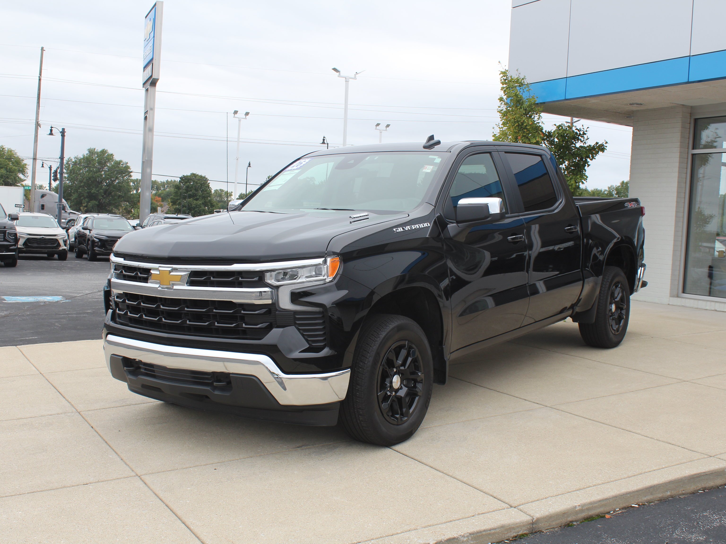 2026 Chevrolet Silverado 1500 LT - Photo 10