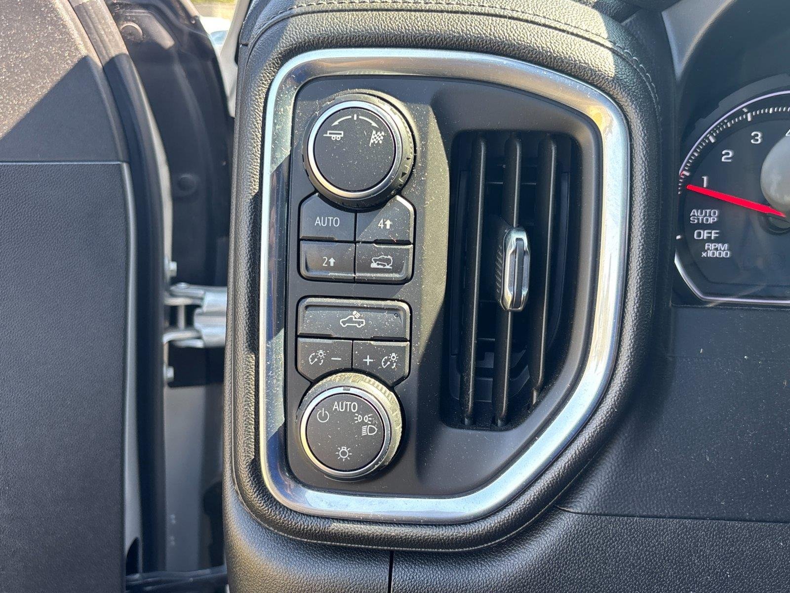 Used 2019 Silver Ice Metallic Chevrolet LT image 16