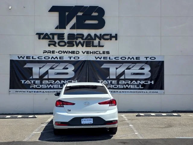 Used 2020 White Hyundai SE image 9