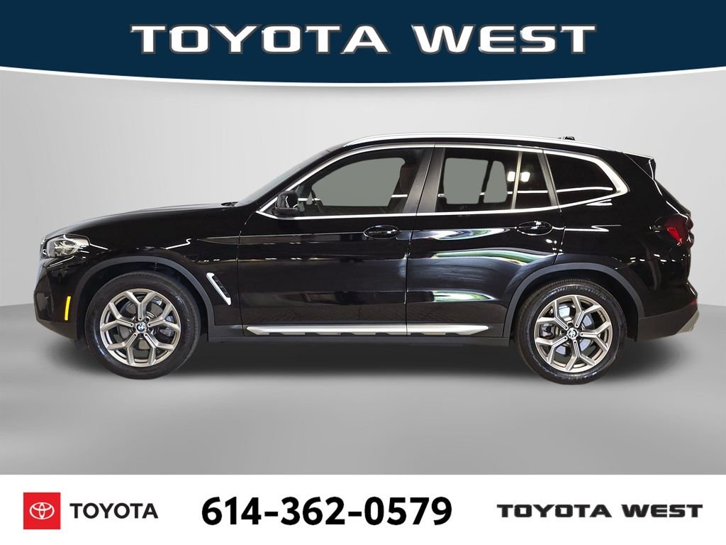 Used 2022  BMW xDrive30i image 11