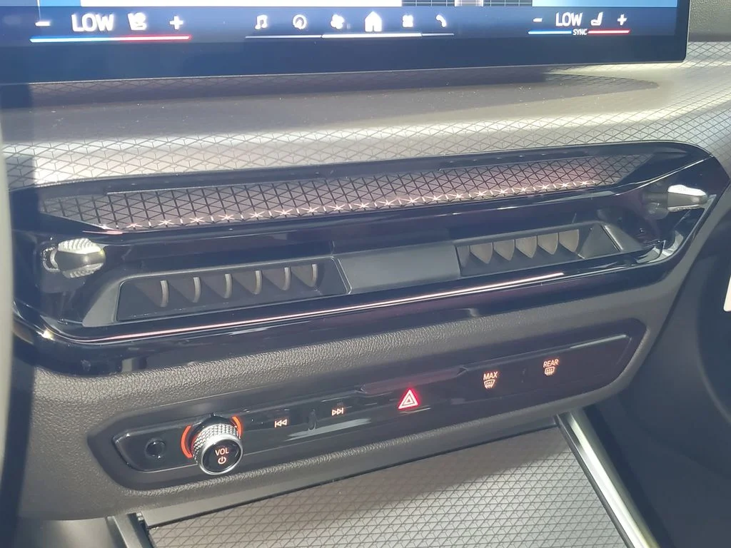 2026 BMW 3 Series 330i - Photo 23