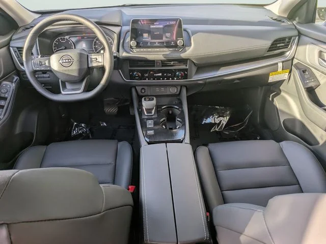 New 2026 Everest White Pearl TriCoat Nissan Dark Armor™ image 10