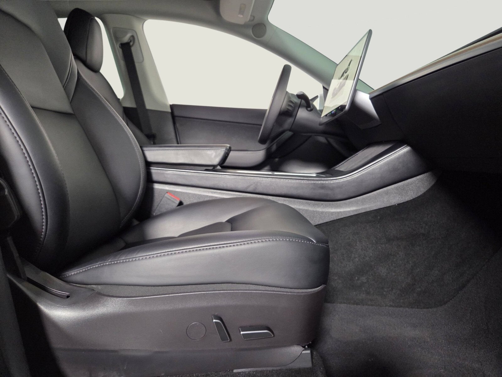 2022 Tesla Model Y Long Range - Photo 14