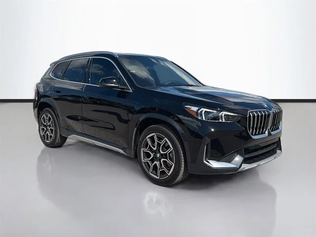 New 2026 Jet Black BMW xDrive28i image 2