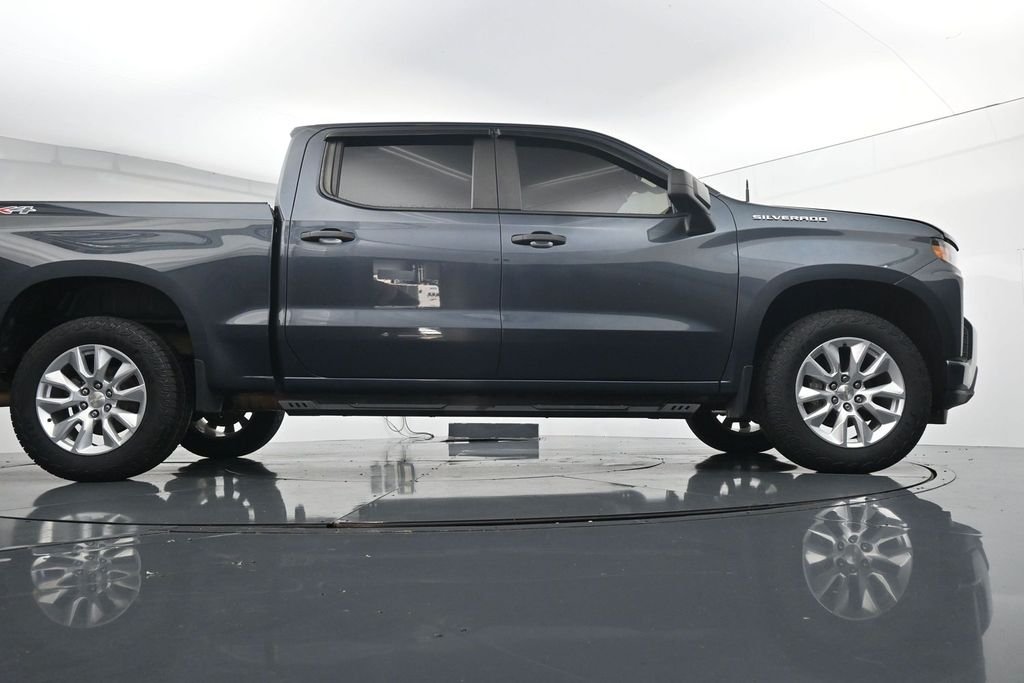 Used 2021 Gray Chevrolet Custom image 36