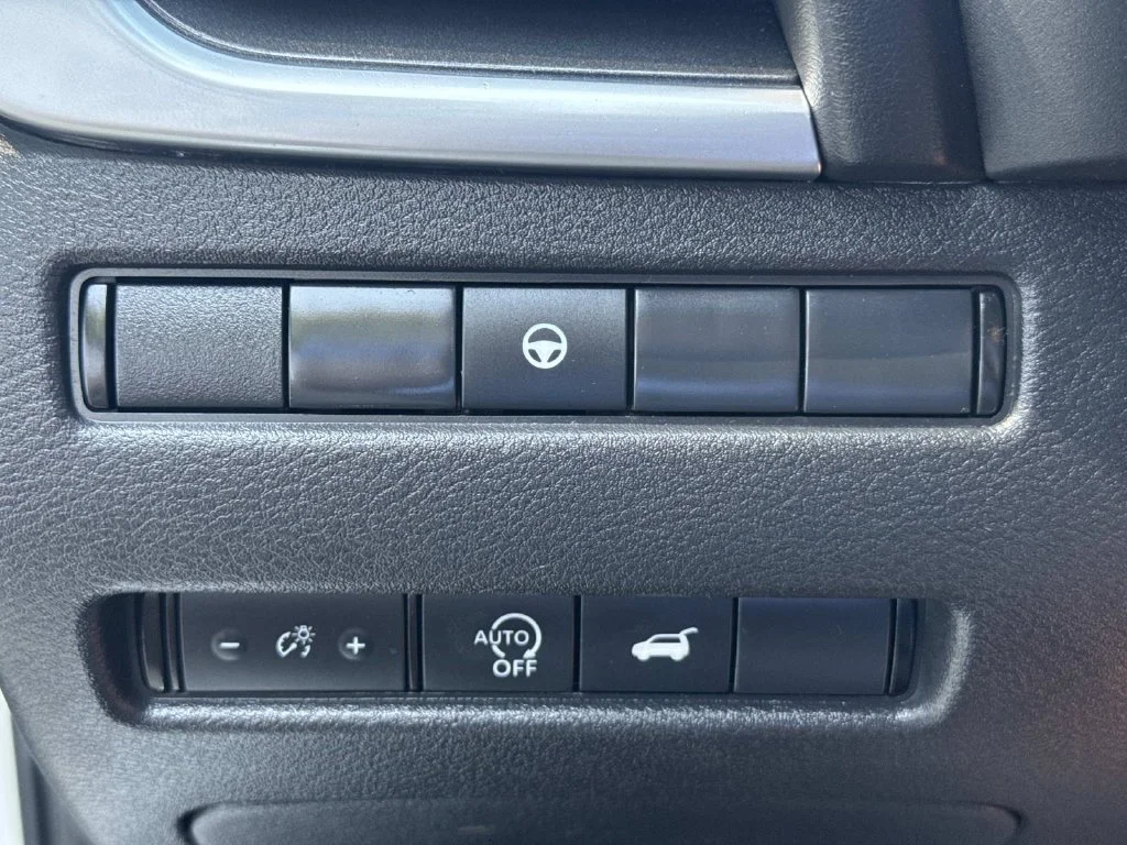 Used 2025 Silver Nissan SV image 35
