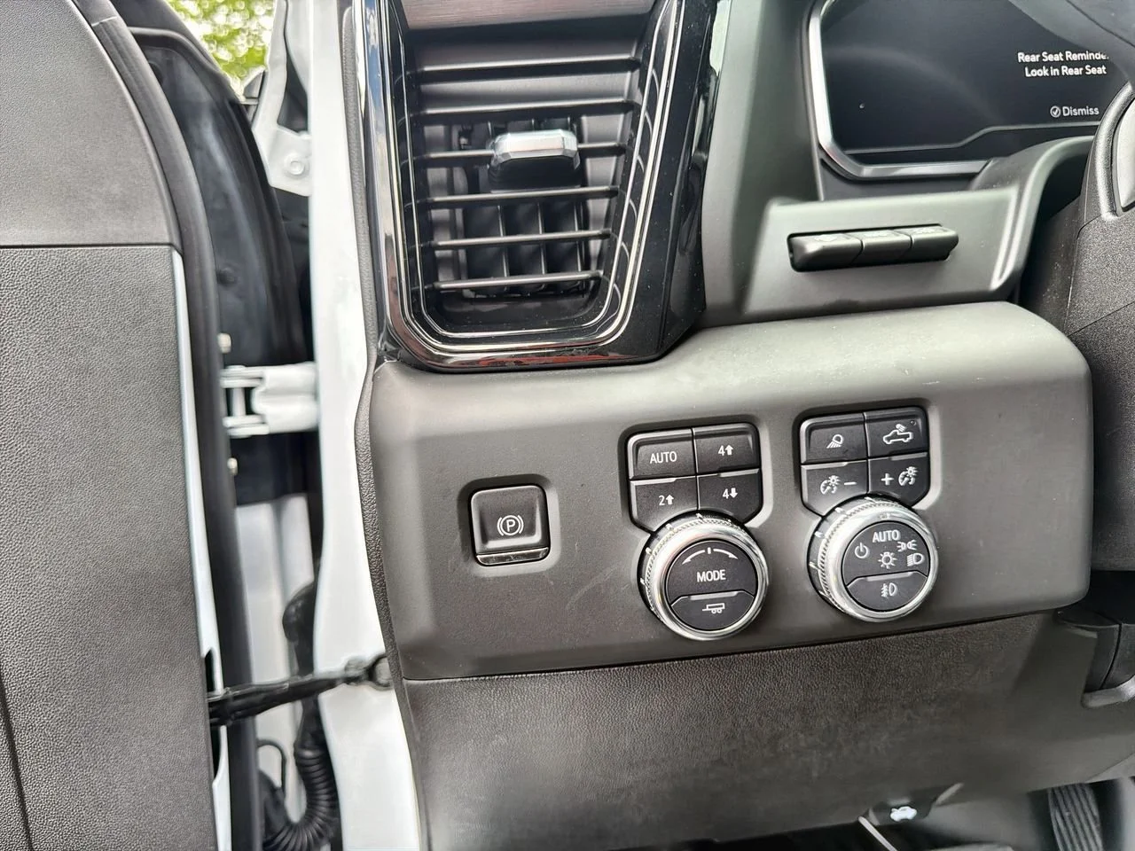 Used 2025 Summit White GMC AT4 image 15