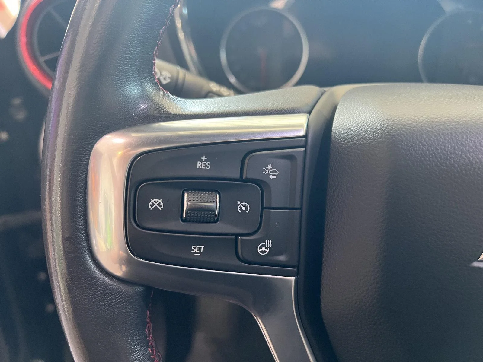 Used 2020 BLACK Chevrolet RS image 17