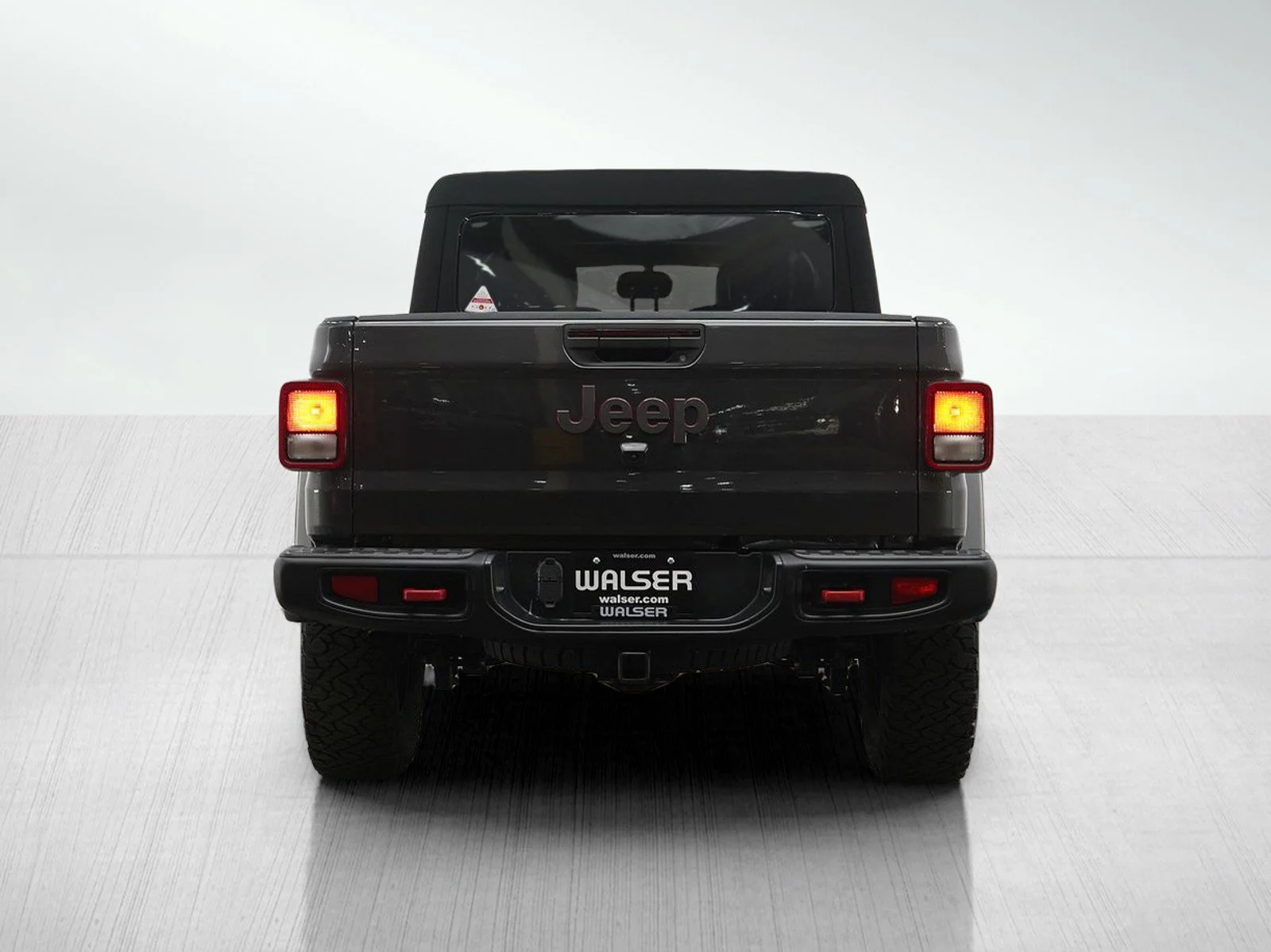 Used 2022 Granite Crystal Metallic Clearcoat Jeep Rubicon image 4
