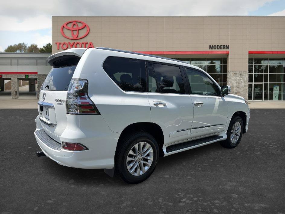 Used 2015 Starfire Pearl Lexus 460 image 5