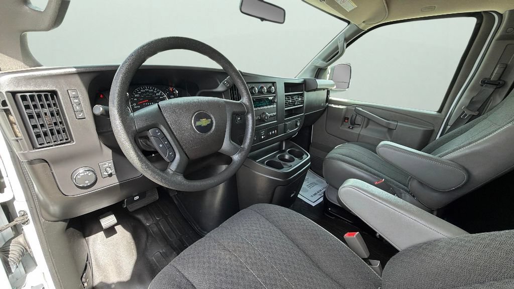 Certified Used 2025 Summit White Chevrolet WT image 18