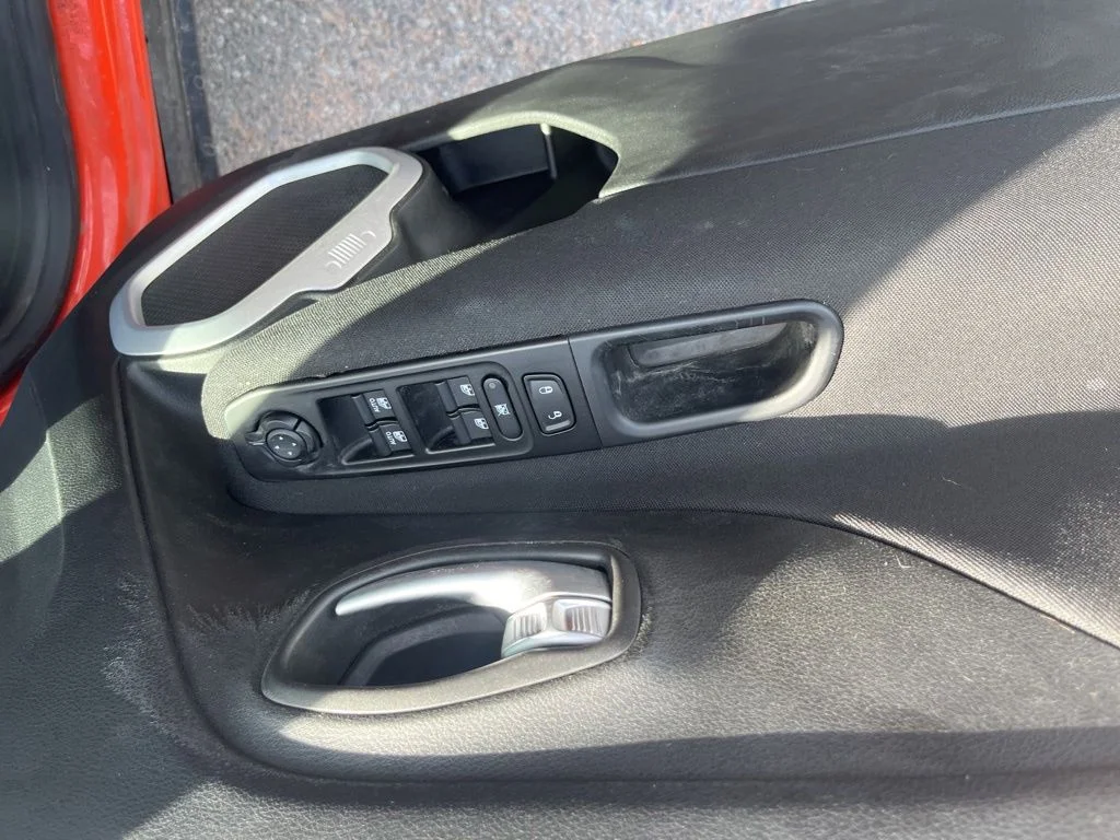 Used 2021 Orange Jeep Latitude image 18