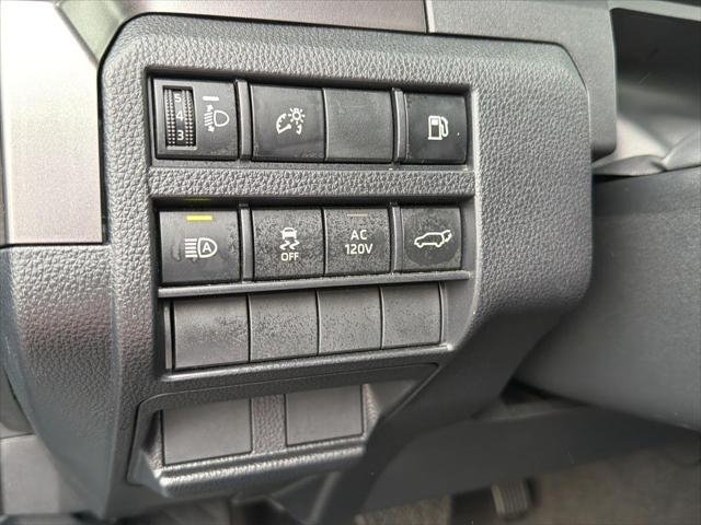 Certified Used 2025 EVEREST Toyota  image 19