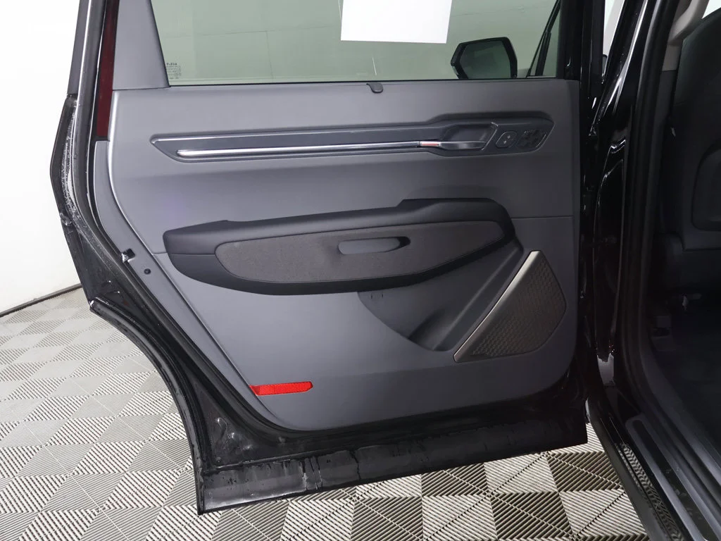 Used 2024 Black Kia Land image 29
