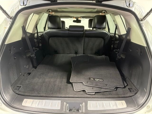Certified Used 2019 White INFINITI LUXE image 12